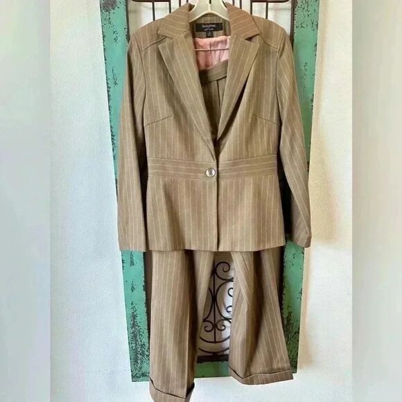 Vintage 80's View Collection matching pin striped suit. - Picture 1 of 10